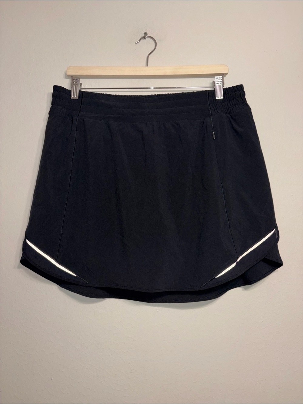 lululemon Hotty Hot High Rise Skir lining short skort Long Black Size 14 - Picture 2 of 9
